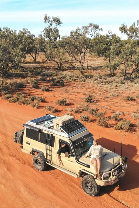 Troopy out in the Australian Outback 4wd Setup, Desk Posters, 4wd Australia, Paddle Boarding Pictures, Camping Setup, Cozy Camping, Beach Cars, Vision Board Images, Camping Aesthetic