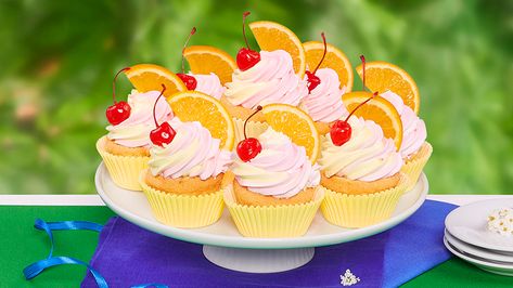 Tequila Sunrise Cocktail, Dessert Drawing, Sunrise Cocktail, Moist Yellow Cakes, Piping Frosting, Orange Frosting, Beach Themed Party, Cupcakes Recipe, Tequila Sunrise