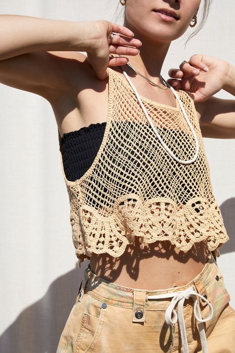 Woven Crochet, Free People Crochet, Partywear Dresses, Outfits Dressy, Crochet Crop, Summer Crop Tops, Stylish Work Outfits, Crochet Crop Top, Open Design