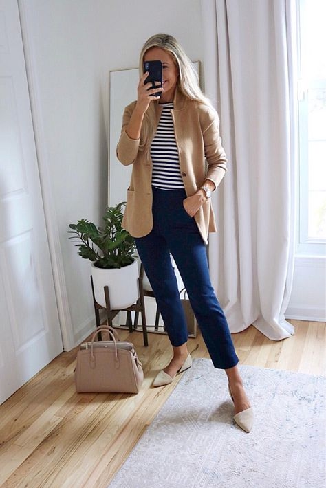 Business Casual Preppy, Preppy Office Outfit Work Attire, Nyc Professional Outfits, Clinic Attire Women, Business Casual Navy Pants, Business Casual Jackets Women, Navy Pants Outfit Work Winter, Winter Office Outfit Business, Nyc Business Casual