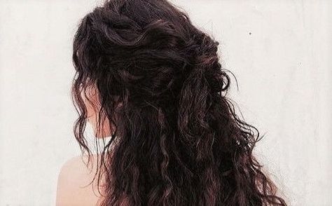 Aesthetic shared by Fawndant on We Heart It Long Curly Hair, Curly Hairstyles, Long Curly, Curly Hair, Hairstyles, Hair