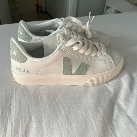 Matcha Campo Vejas Euro 36 Veja Green Sneakers Outfit, Veja Green, Tenis Veja, School Clothing, Veja Shoes, Veja Sneakers, Blazer Outfit, Future Apartment, Green Sneakers