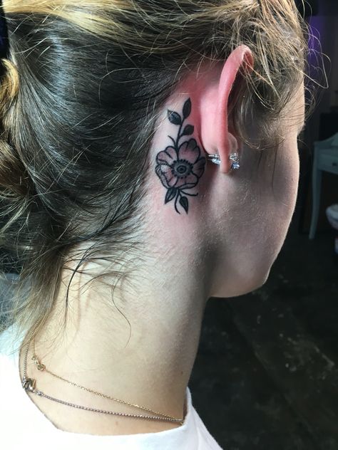 New tattoo. Poppy behind the ear Coverup Tattoo Behind Ear, Behind Ear Tattoo Traditional, Cover Up Tattoos Behind Ear, Behind Ear Tattoo Cover Up, Behind The Ear Cover Up Tattoo, Ear Neck Tattoo, Flower Tattoo Behind Ear, Tatto Designs, Tattoo Ear