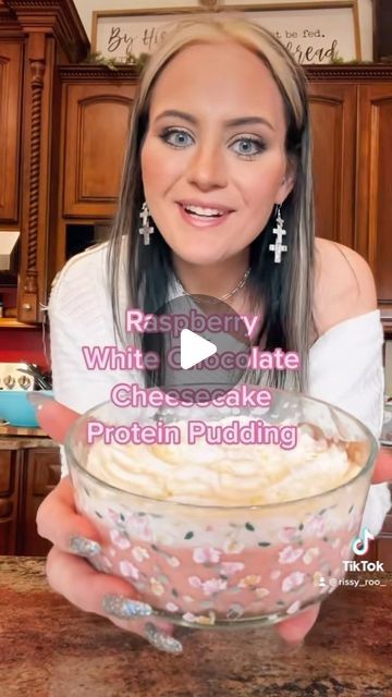 Larissa Krebbs on Instagram: "Raspberry White Chocolate Cheesecake Protein Pudding! #protein #highprotein #snack #proteinpudding #recipe #recipes #highproteinsnack #lowsugar #weightloss #fatloss #caloriecounting #caloriedeficit #cheesecake" Protein Pudding With Cool Whip, Protein Pudding Pie, Birthday Cake Protein Pudding, Protien Pudding Recipes Greek Yogurt, Strawberry Cheesecake Protein Pudding, Cool Whip Protein Dessert, Cottage Cheese Protein Pudding, High Protein Low Sugar Desserts, Premier Protein Pudding Recipe