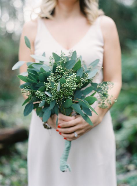 New Wedding Trends, Wedding Fits, Greenery Wedding Bouquet, Wildflower Wedding Bouquet, Green Wedding Bouquet, Magazine Ideas, Seattle Wedding Photography, Lights Wedding Decor, Green Bouquet