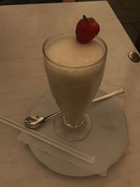 Vanilla Drink Aesthetic, Vanilla Shake Aesthetic, Vanilla Milkshake Aesthetic, Milkshakes Aesthetic, Papas Games, Milkshake Aesthetic, Vanilla Drinks, Phone Widget, Vanilla Milkshake