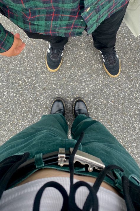 Green Doc Martens Outfit, Converse And Doc Martens Couple, Plaid Pants And Doc Martens, College Outfit Fall, Green Doc Martens Aesthetic, Marten Outfit, Green Plaid Skirt Outfit Grunge, Casual School Outfit, Matching Couple Outfit