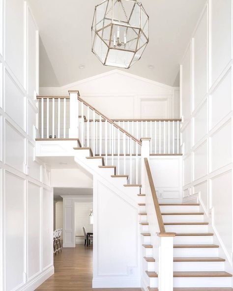 Edward Hayes Lighting on Instagram: “We are loving this Morris lantern foyer light from @visualcomfortco Also known as Circa Lighting One of our favourite brands! #Paintcolor…” Foyer With Stairs, Carport Modern, Diy Staircase, Staircase Remodel, Interior Design Your Home, Two Story Foyer, Large Lanterns, Powder Room Design, Foyer Decorating