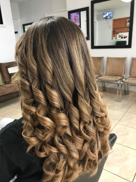 Curled Hair Formal Styles, Curly Ringlet Hair, Straight Curls Hairstyles, Tight Curl Hairstyle, Brushed Out Curls Hairstyles, 1 Inch Curls, Horizontal Curls, Big Curls For Medium Hair, Curled Hair Ideas