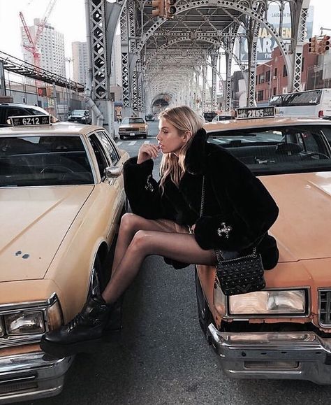 Stella Maxwell, Healthy Lifestyle Motivation, Photo Inspo, Inspirational Women, Fashion Pictures, Fashion Addict, New Yorker, Photography Inspiration, Photography Poses