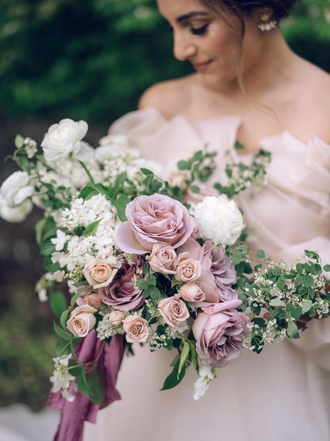 Best Wedding Cakes, August Summer, Violet Wedding, Mauve Wedding, Lavender Bouquet, Cool Wedding Cakes, Bridal Flower, Wedding Flower Inspiration, Floral Studio