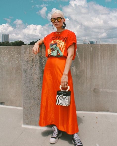 Monochrome Orange Outfit, Monochromatic Orange Outfit, Marfa Style Fashion, Eclectic Colorful Outfits, Orange Plus Size Outfits, Thrifted Street Style, Color Block Summer Outfit, Plus Size Summer Street Style, Monochromatic Summer Outfit