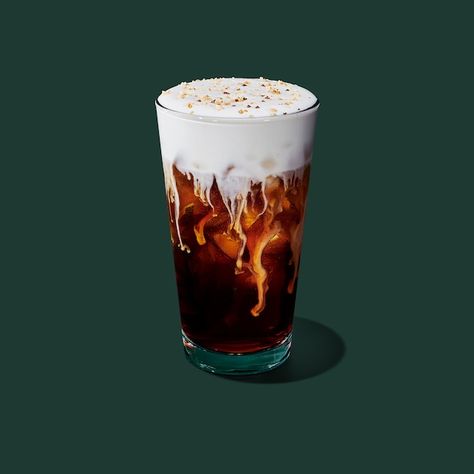 White Chocolate Macadamia Cream Cold Brew: Starbucks Coffee Company Starbucks Calories, Cream Cold Brew, Starbucks Coffee Drinks, White Chocolate Macadamia, Chocolate Macadamia, Vegan Style, Summer Food, Drink Ideas, Drink Menu