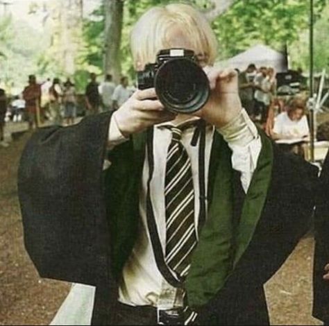 Film Harry Potter, Draco Malfoy Hot, Draco Malfoy Imagines, Harry Potter Wall, Draco Malfoy Aesthetic, Buku Harry Potter, Tom Felton Draco Malfoy, Harry Potter Images, Images Harry Potter