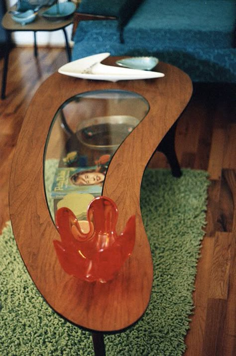 70s Living Room Furniture, 50s Coffee Table, Coffee Table 70s, Coffee Table Mcm, 1950s Coffee Table, 1970s Coffee Table, 80s Coffee Table, Weird Coffee Tables, 70s Coffee Table