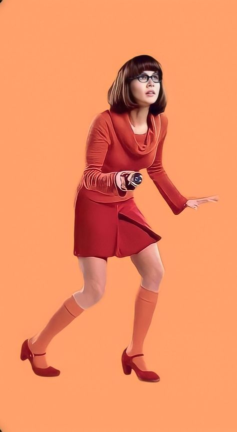 Austin Powers Costume Female, Thelma Scooby Doo, Velma Movie, Velma Dti Outfit, Velma Live Action, Velma Dinkley Aesthetic, Velma Leather Suit, Velma Scooby Doo Movie, Scooby Doo Costumes