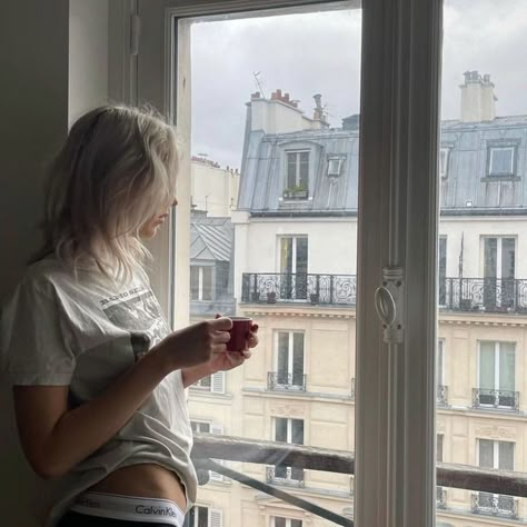 Paris Life, Take Me To Paris, French Girl Aesthetic, Taylor Swift Albums, Parisian Life, City Of Love, Living In Paris, I'm With The Band, Romanticizing Life