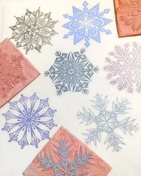 Snowflake Linocut, Christmas Printmaking, Linocut Inspiration, Postcard Project, Winter Reading, Christmas Motifs, Snowflake Patterns, Linocut Printmaking, Lino Art