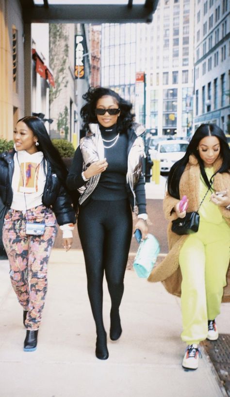 JAYDA WAYDA on Twitter: "… " Baddie Friends, Dess Dior, Jayda Cheaves, 3 Musketeers, Jayda Wayda, Squad Outfits, Lit Outfits, Black Femininity, Friend Goals