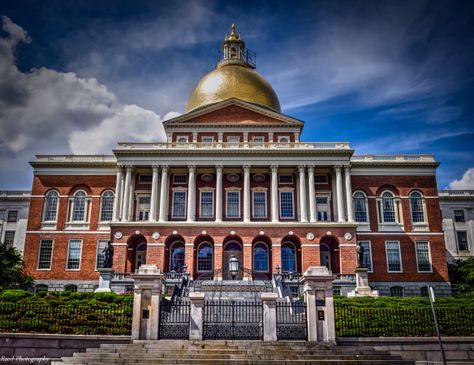 Massachusetts College Of Art And Design, Methuen Massachusetts, Massachusetts State House, Books About Massachusetts, Massachusetts Poster, Capital Building, Pikachu Cake, Boston Map, Massachusetts Map