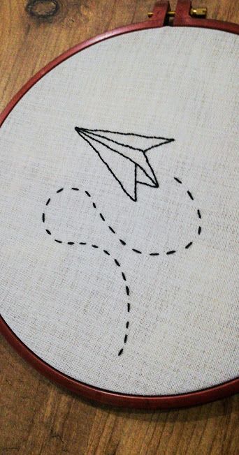 Paper Plane Embroidery, Minimal Embroidery Patterns, Manly Embroidery Ideas, Minimal Embroidery Design, Plane Embroidery, Airplane Embroidery, Embroidery Minimal, Travel Embroidery, Diy Friendship Bracelets Tutorial