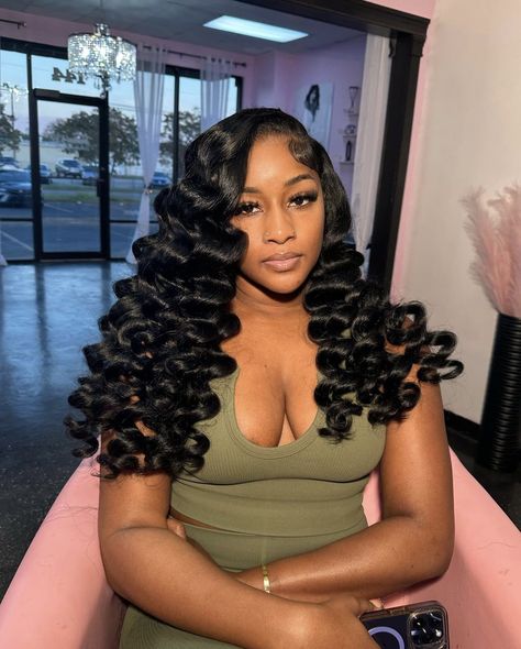 Side Part Install, Wand Curls On Weave, Frontal Wig Hairstyles, Birthday Hairstyles, Curling Hair With Wand, Quick Weave Hairstyles, Dope Hairstyles, Hair Ponytail Styles, Ponytail Styles