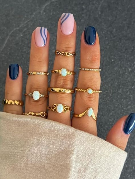 September nail designs: dark blue with simple swirls Navy Nails Design, Navy Nails, Kutek Disney, Navy Blue Nails, September Nails, Short Gel Nails, Cute Simple Nails, Short Square Nails, Simple Gel Nails