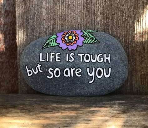 Painted Rocks Inspirational, Inspirational Rock Painting Ideas, Quotes On Rocks, Kindness Rocks Ideas, Kindness Rock Garden, Rock Sayings, Stone Pictures Pebble Art, Rock Art Ideas, Inspirational Rocks