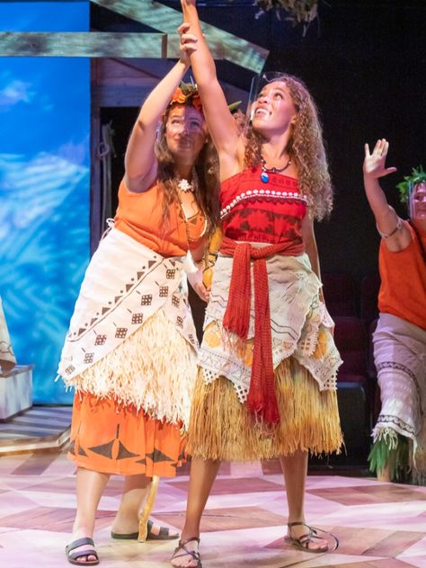 Moana Chief Costume, Moana Jr, Moana Ancestors Costume, Moana Set Design, Chief Ancestors Moana, Moana Jr Musical Costumes, Little Mermaid Musical Costumes Under The Sea, School Play, Stage Costume