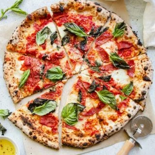 Neapolitan Pizza Dough Recipe, Make Pizza Dough, Neapolitanische Pizza, Neopolitan Pizza, Pasta Per Pizza, Neapolitan Pizza, Best Pizza Dough, Pizza Sauce Homemade, Making Homemade Pizza