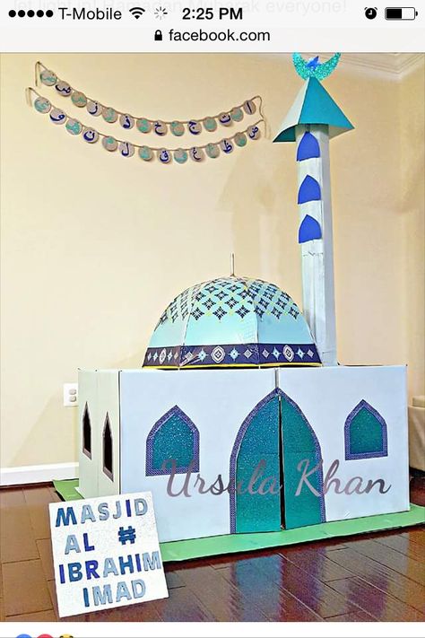 Cardboard masjid; four boxes put together with doors for child to navigate through the four rooms. Umbrella for dome. Muslim Kids Crafts, Muslim Prayer Room Ideas, Cardboard Play, Cardboard Crafts Kids, Islamic Kids Activities, Ramadan Kids, Ramadan Kareem Decoration, Eid Crafts, Ramadan Activities