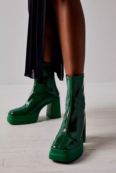 Emerald Green Boots, Artsy Fashion, Green Ankle Boots, Cinderella Shoes, Funky Shoes, Patent Leather Boots, Shoes Too Big, Gogo Boots, Chunky Block Heels