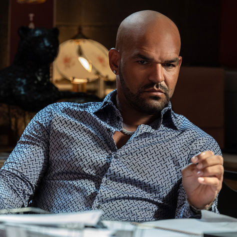 Amaury Nolasco as Frankie Cuevas in Hightown Season 1. #STARZ Amaury Nolasco, Wentworth Miller, Season 1