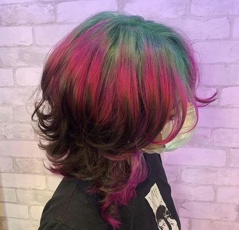 Alexa play "Watermelon Sugar"by Harry Styles 🍉 Watermelon Hair Color, Watermelon Hair, Watermelon Sugar, Dyed Hair Inspiration, Hair Inspiration Short, Multicolored Hair, Fun Hair, Alternative Hair, Haircut And Color