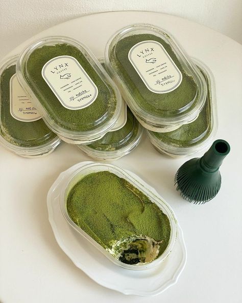 Matcha Tiramisu, Matcha Cafe, Matcha Dessert, Food Business Ideas, Matcha Cake, Dessert Packaging, Cafe Shop Design, Dessert Boxes, Bakery Packaging