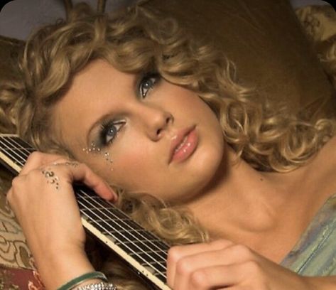 Teardrops on my guitar music video 2006 Aesthetic, Teardrops On My Guitar, Debut Photoshoot, Taylor Swift Music Videos, Photos Of Eyes, Taylor Swift Cute, Taylor Swift Music, Taylor S, Guitar Music