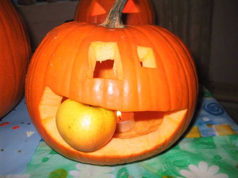 Funny Pumpkin Carving, Pumpkin Carving Inspo, Pumpkin Pumpkin Carving, Cam Aesthetic, Halloween Core, Pumpkin Funny, Digi Cam, Pumpkin Pumpkin, Aesthetic Halloween