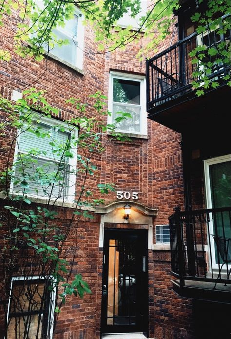 Vintage City Apartment, Brick Apartment Aesthetic Exterior, Brooklyn Apartment Exterior, Nyc Brick Apartment Aesthetic, 90s Apartment New York, Cozy Apartment Exterior, Apartment Neighbors Aesthetic, Nyc Apartment Brick, Boston Aesthetic Apartment