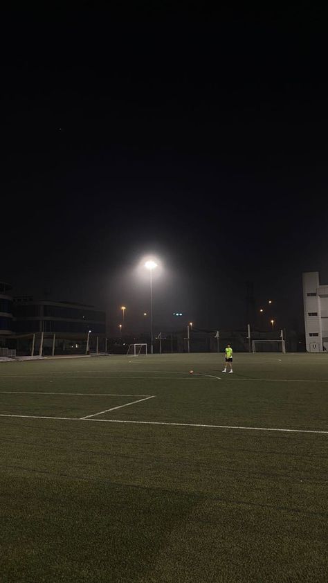 #football #aesthetic Football Training Aesthetic, Academy Football, Football Aesthetic, America Wallpaper, Captain America Wallpaper, Football Boys, Football Training, Under The Lights, Ronaldo