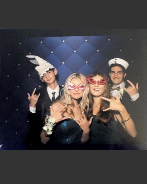 #photobooth #homecoming #funnyphotoboth #vibes #highschooldance #hoco #dancephotobooth #aesthetic #funnyphotoaesthetic #swag High School Dance, Dance Photo, Photo B, Dance Photos, Funny Photos, Photo Booth, Homecoming, Funny