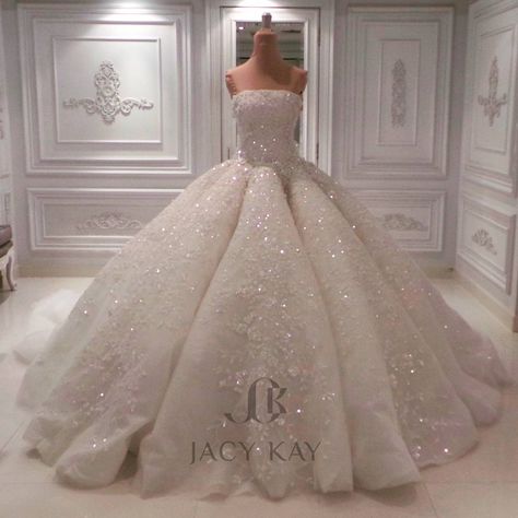 Huge Wedding, فستان سهرة, Princess Wedding Dresses, Princess Wedding, Ball Gowns Wedding, Beautiful Wedding Dresses, Quinceanera Dresses, Ball Gown Wedding Dress, Dream Wedding Dresses