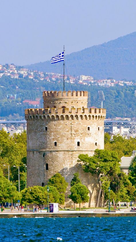 Dive into the vibrant culture of Thessaloniki! Explore must-visit attractions like the iconic White Tower and more. Ready for an unforgettable journey? Check out our blog for insider tips! 🏰🌟 #ThessalonikiAdventures #ExploreGreece Plan Day, Thessaloniki Greece, Awesome Food, Unusual Things, Alexander The Great, Thessaloniki, Bike Tour, Concert Hall, Iconic Landmarks