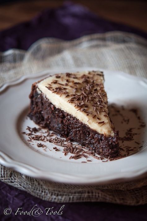 Chocolate Date Cake with Tahini and White Chocolate Chocolate Date Cake, Sun Bread, Easy Entertaining Food, Chocolate Desserts Cake, Date Cake, Make Ahead Desserts, Paleo Snacks, Chocolate Topping, Dessert Cake