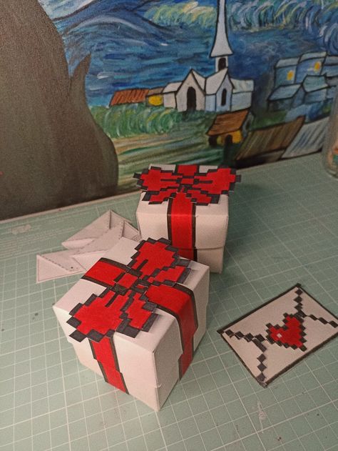 Art For Bf Gift, Diy Minecraft Gifts, Present Box Ideas, Minecraft Gift Ideas, Minecraft Box, Minecraft Diy, Minecraft Gifts, Diy Gift For Bff, Batman Gifts