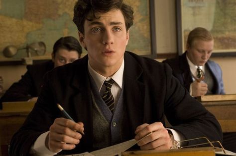 James Potter Aaron Johnson Taylor, Remus Lupin Moony, Nowhere Boy, Aaron Johnson, Peter Pettigrew, Lily Potter, Aaron Taylor, Hogwarts Aesthetic, Aaron Taylor Johnson