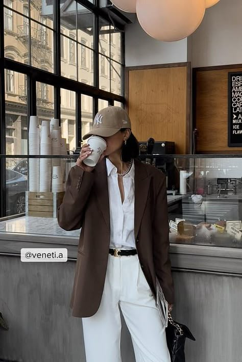 Brown Blazer Outfit, Elegant Classy Outfits, Transitional Dressing, Blazer Outfits For Women, Skandinavian Fashion, Lapel Blazer, Brown Blazer, Brown Outfit, Work Fits