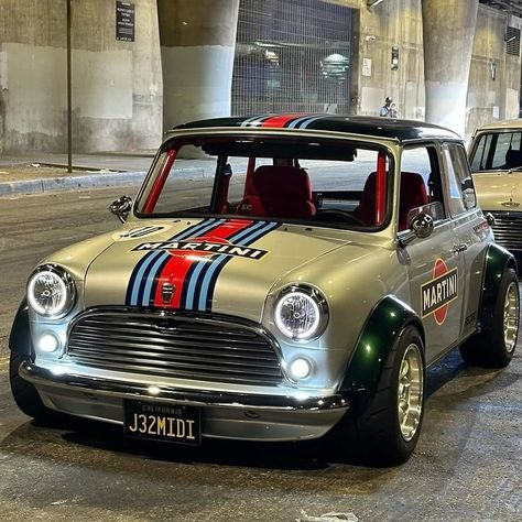 Mini Cooper Custom, Cars And Bikes, Cool Looks, Mini Cooper Classic, Cool Car Drawings, Austin Mini, Martini Racing, Mini Cooper S, British Cars