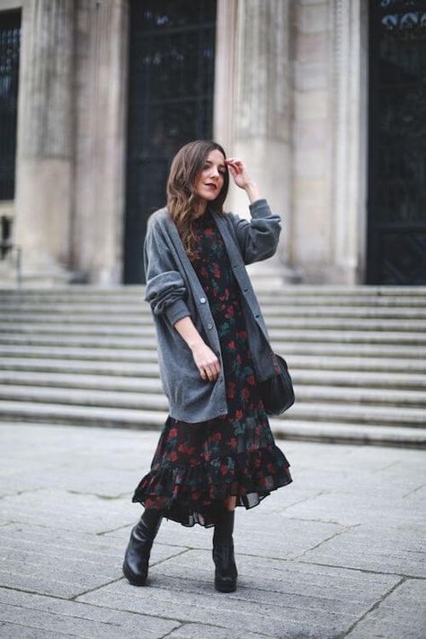 Floral Maxi Dress Winter, Cardigan Maxi Dress Outfit, Black Knit Midi Dress Outfit Winter, Midi Cardigan Outfit, Maxi Cardigan Outfit Winter, Cardigan With Midi Dress, Maxi Dress Winter Outfit Boots, Long Black Knit Dress Outfit Winter, Midi Dress And Cardigan Outfit