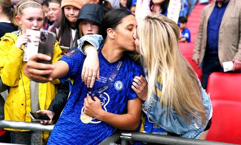 Large Diamond Ring, Kristie Mewis, Soccer Couples, Sam Kerr, Calf Injury, Women's Soccer Team, Australian Football, Women’s Soccer, Women Sports