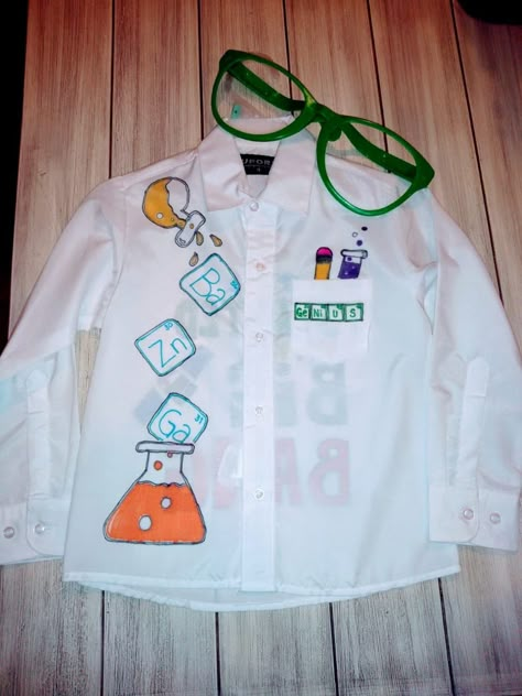 Mad Scientist Lab Coat Diy, Diy Scientist Costume Kids, Scientist Costume Diy, Science Costumes, Kids Lab Coat, Vocabulary Parade, Mad Scientist Costume, Scientist Costume, Career Costumes